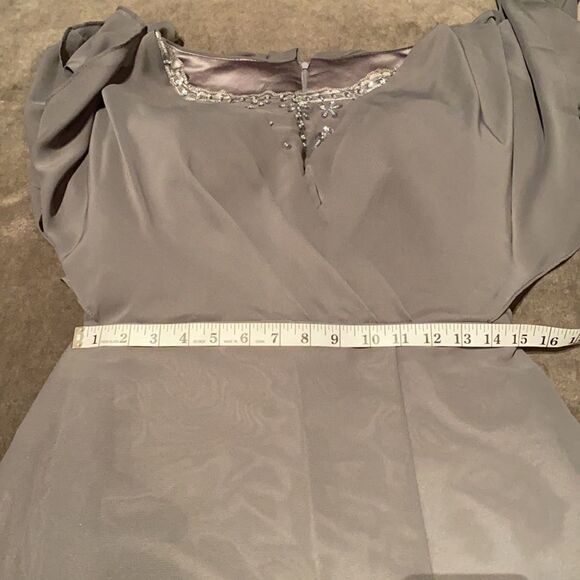 Women’s Gray Chiffon Bat Wing Sleeve Formal Party orBridesmaid Dress NWOT Medium - Picture 5 of 8